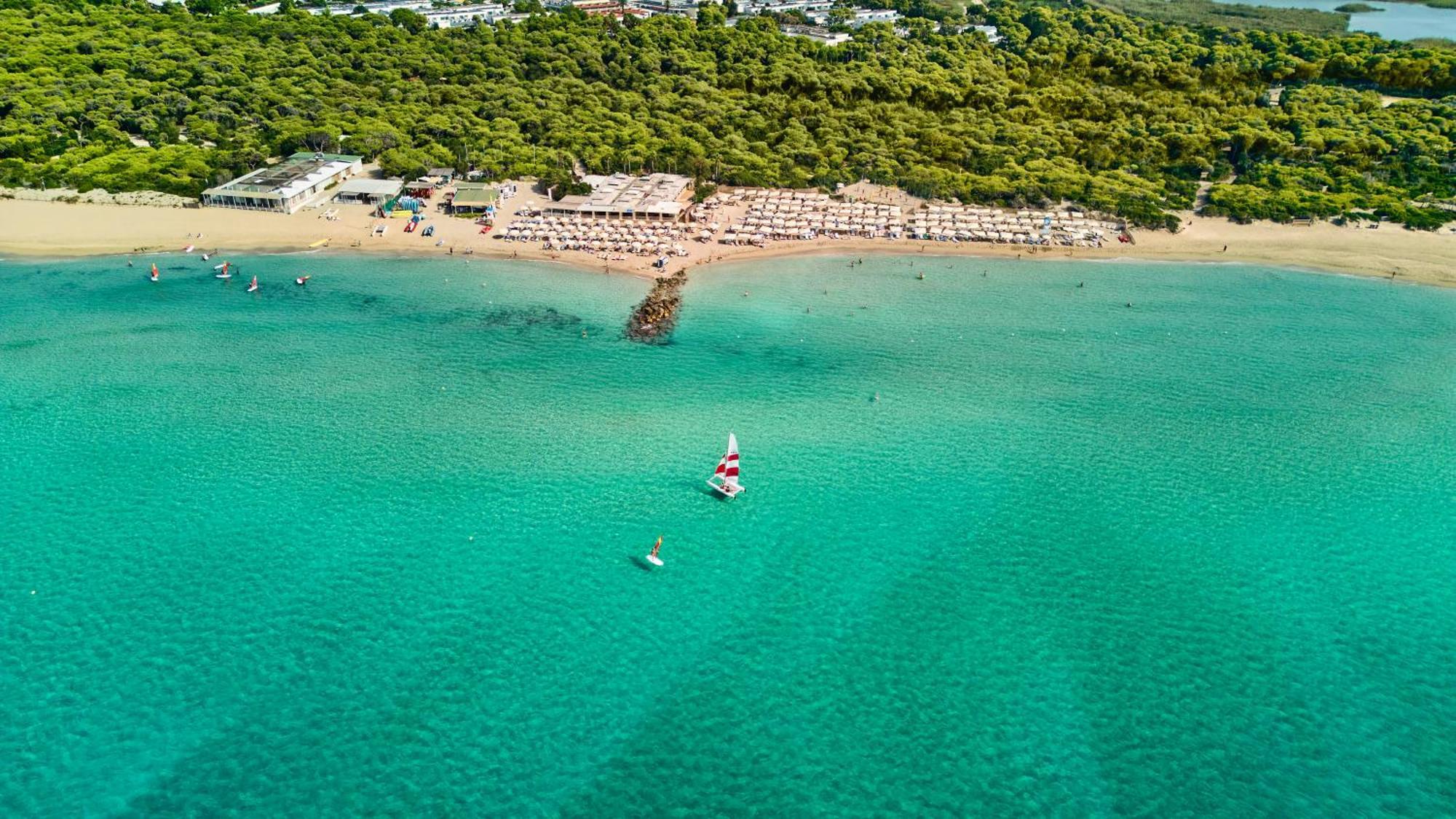 Готель Robinson Apulia Удженто Екстер'єр фото